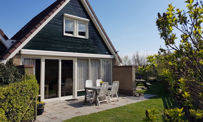 Julianadorp House | Beautiful home near the beach