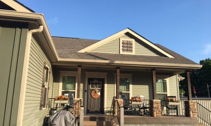 Grand Rivers House | Beautiful home short ride to Downtown Grand Rivers or GTB.