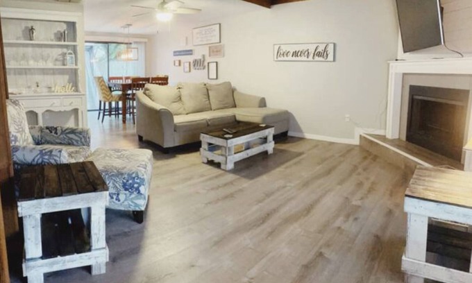 Ridge Wood Heights House | Beautiful home with huge backyard close to siesta key beach