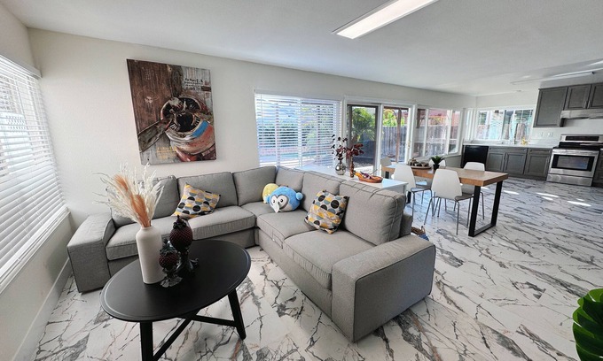 Mira Mesa House | Beautiful house in mira mesann