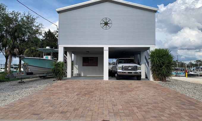 Spring Hill House | Beautiful house with private dock on Saltwater canal, very close to boat ramp
