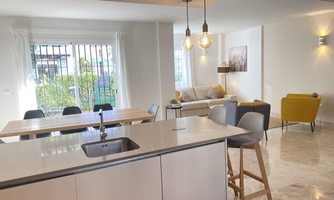Marbella Cottage | Beautiful house with 4 bedrooms and 3 bathrooms, Los Naranjos Urbanization, Puerto Banus
