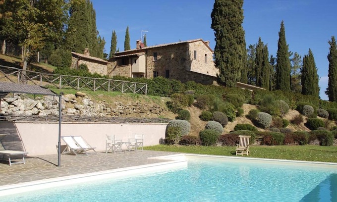 Cetona Villa | Beautiful house with pool. Sleeps 10. Cetona