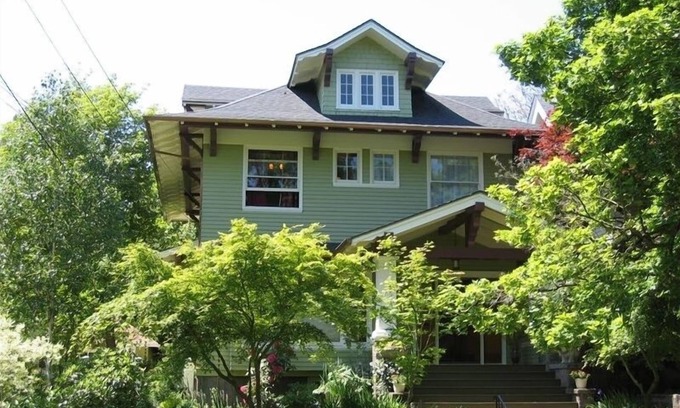 Irvington Apartment | Beautiful Irvington Apartment near City Center!