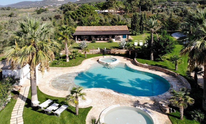 Campiglia Marittima Villa | Beautiful private villa with hot tub, private pool, WIFI, A/C, TV, patio and pets allowed