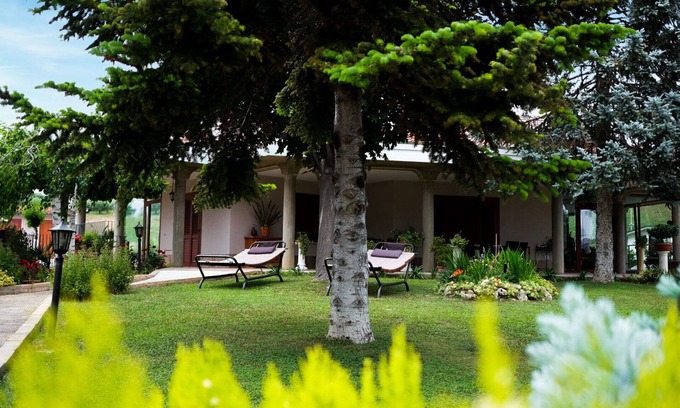 Roseto degli Abruzzi Villa | Beautiful apartment in villa for 2 people with A/C, WIFI, TV and patio