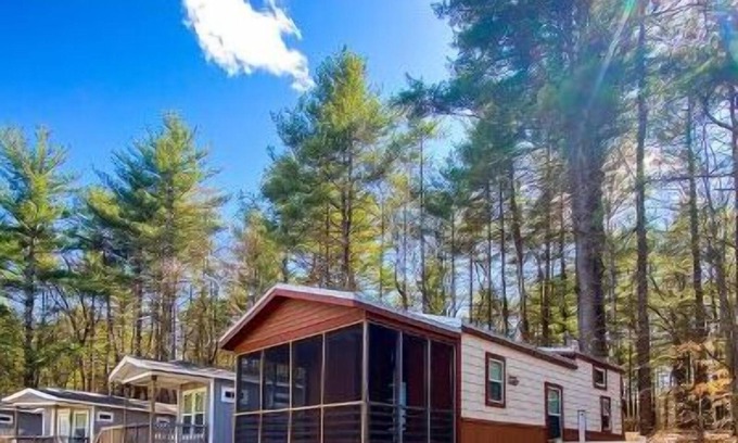 Queensbury Cottage | Beautiful Lake George Cottage