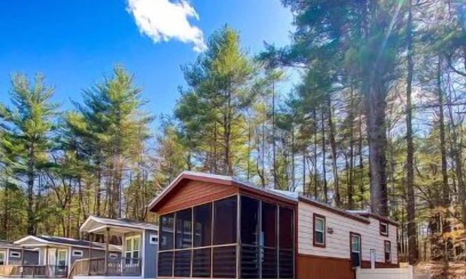 Queensbury Cottage | Beautiful Lake George Cottage