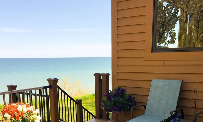 Cleveland House | Beautiful Lake Michigan Home W/ Private Beach