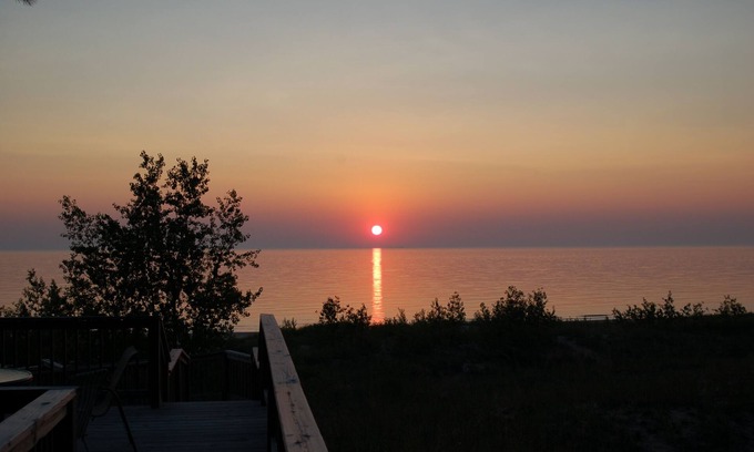 Pentwater Cottage | Beautiful Lake Michigan Beachfront Cottage