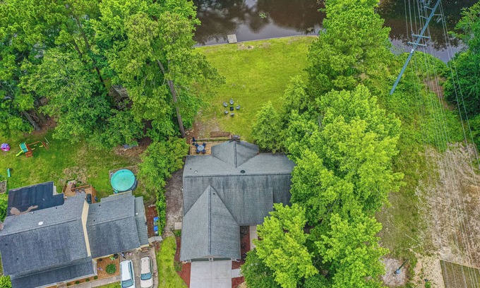 Westover House | Beautiful Lake View, 3BDR, Pet Friendly!
