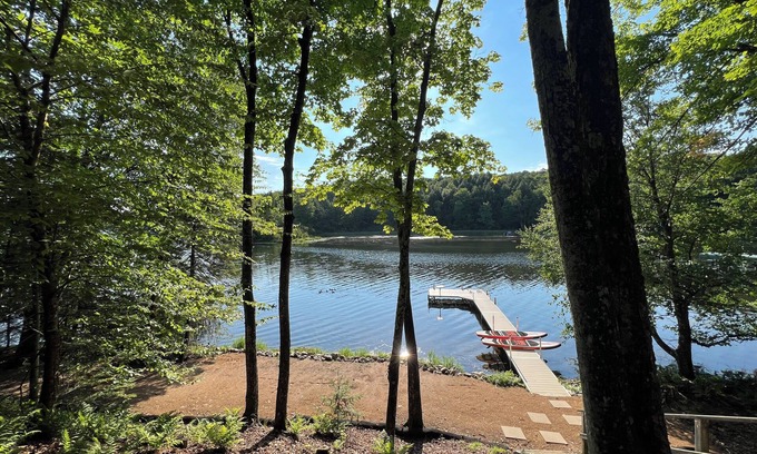 Eagle River Cottage | Beautiful lakefront cabin just minutes from downtown Eagle River!