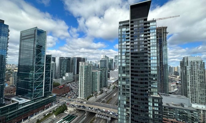 CityPlace Condo | Beautiful lakeshore condo unit