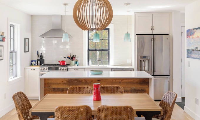 Provincetown House | Beautiful light-filled home with yard & pkg, just minutes to town center & beach