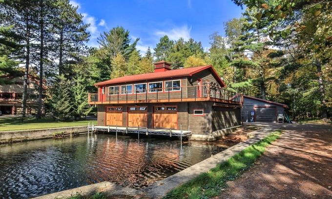 Manitowish Waters House | Beautiful location on Little Star Lake and the 10 lake Manitowish Chain