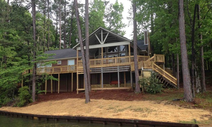Little Kowaliga House | Beautiful Location For The Whole Family Including The Pets
