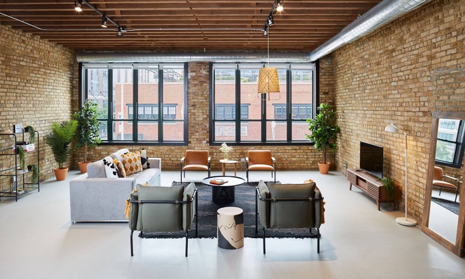 West Loop Apartment | Beautiful Luxury Loft in Fulton Market, Sleeps 12 | Featured In Architectural Di