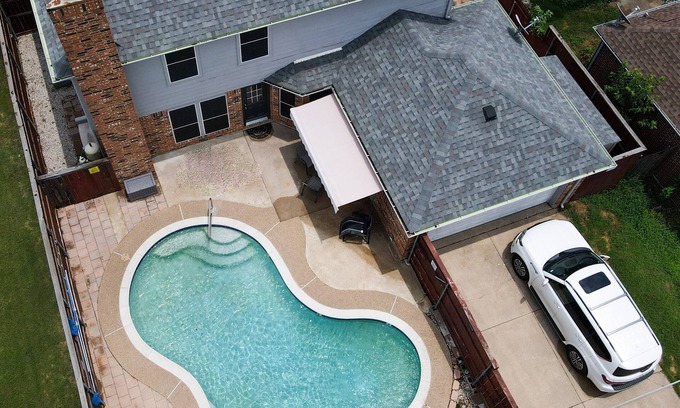 South Arlington House | Beautiful Luxury Budget Home With Pool. Near 6Flags/AT&T