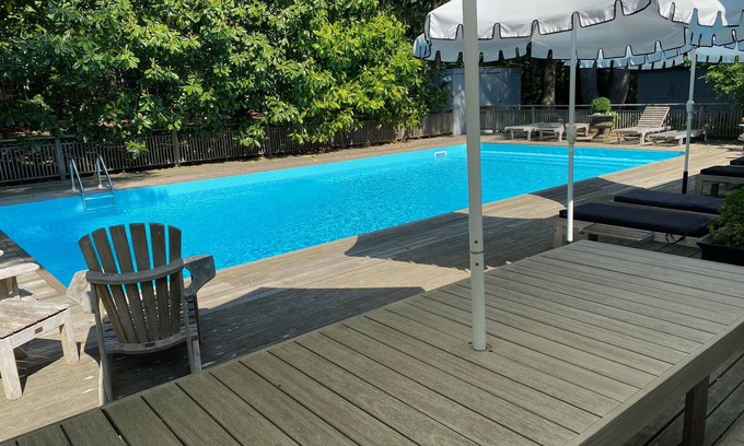 Northwest Harbor House | Beautiful Modern Home & Guest House with 8 Bedrooms Total