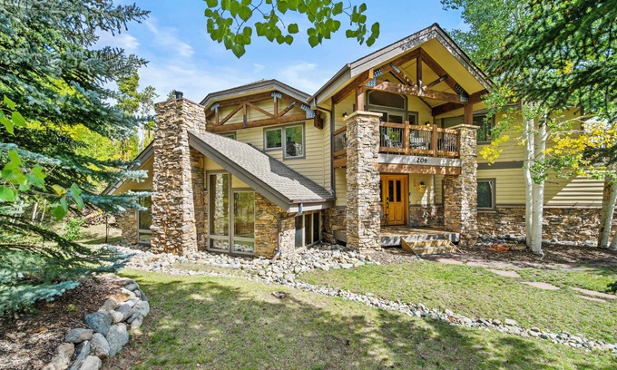 Frisco House | Beautiful Mountain Escape in Frisco with Private Hot Tub