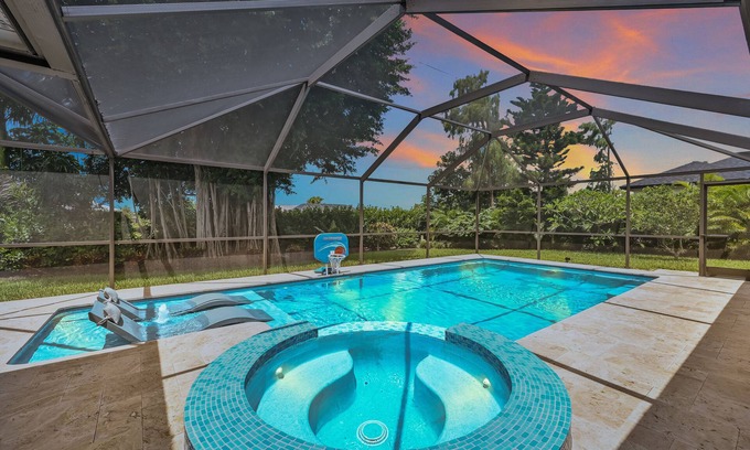 Kings Lake House | Beautiful Naples Retreat