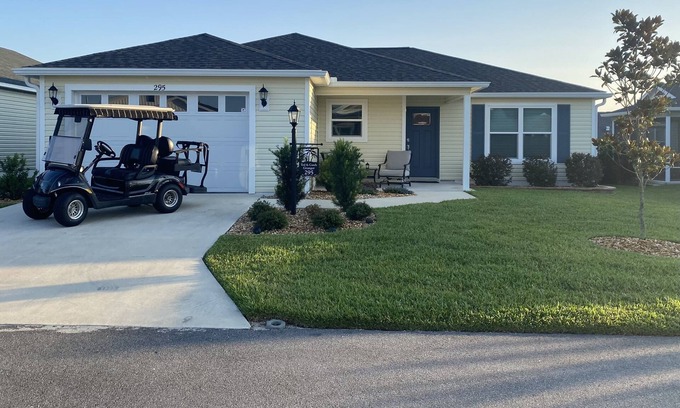 Leesburg House | Beautiful New 3/2 with 4-Seat Golf Cart & Fire Table ~ Close to Sawgrass Grove!