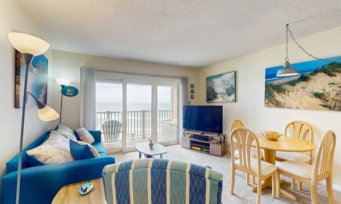 Sneads Ferry Condo | Beautiful oceanfront condo with direct beach access and shared pool