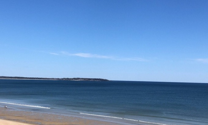 Old Orchard Beach Condo | Beautiful Oceanview 2 Bedroom Condo With Spacious Living Area