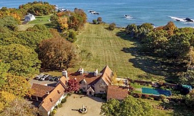 Pond Cove House | Beautiful oceanside Castle with private beach and seasonal swimming pool