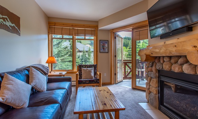 Copper Mountain Village Condo | Beautiful one bedroom condo steps from the American Flyer Lift.