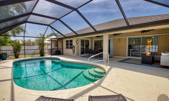 Englewood East House | Beautiful Open Concept Pool House With Lanai and Private Fenced In Yard