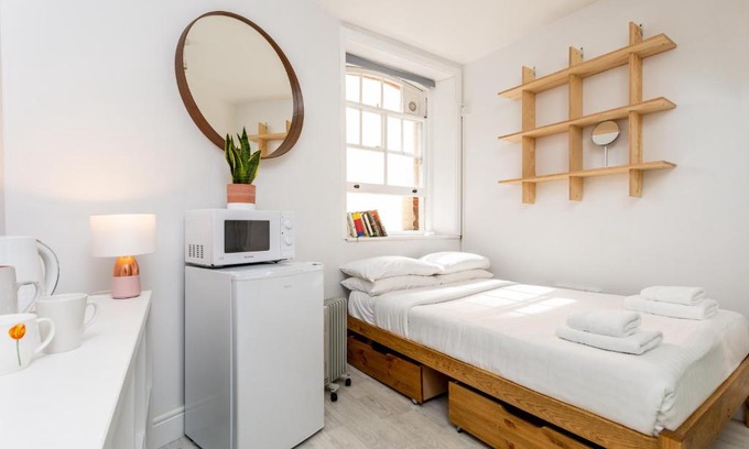 Tower Hill Apartment | Beautiful pied-a-terre to explore London