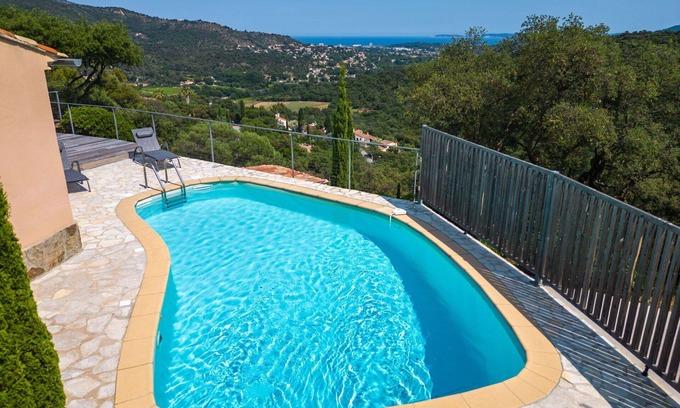 Bormes-Les-Mimosas Villa | Beautiful private villa for 6 guests with private pool, A/C, WIFI, TV and terrace