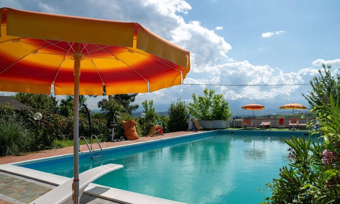Citta Sant'Angelo House | Beautiful private villa for 6 people with pool, WIFI, TV, patio and pets allowed, close to Pescara