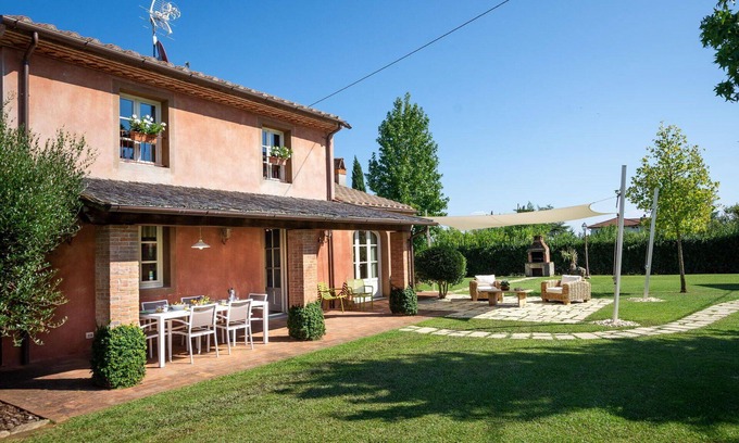 Colle di Compito Villa | Beautiful private villa for 4 guests with private pool, WIFI, A/C, TV and veranda, close to Lucca