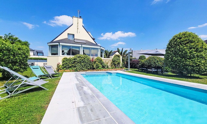 Auray Quiberon Terre Atlantique House | Beautiful private villa for 8 people with private pool, WIFI, TV, terrace and pets allowed