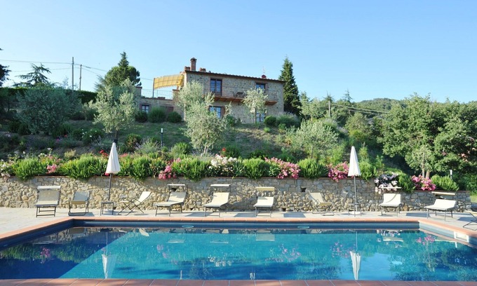 Lisciano Niccone Villa | Beautiful private villa with WIFI, A/C, private pool, TV, terrace, panoramic view, close to Cortona