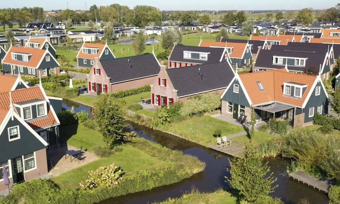 West-Graftdijk House | Beautiful private villa for 4 people with WIFI, TV, terrace and parking