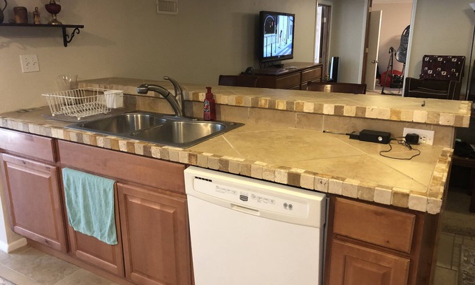Martin Acres Apartment | Beautiful private 2 bedrooms/1 bathroom near campus