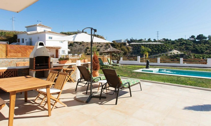 Mezquitilla Villa | Beautiful private villa for 6 people with private pool, WIFI, A/C, TV, terrace and parking