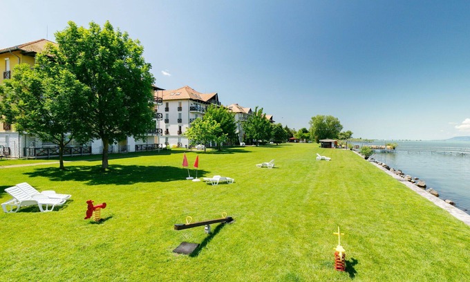 Balatonoszod House | Beautiful private villa for 10 people with WIFI, A/C, TV and terrace