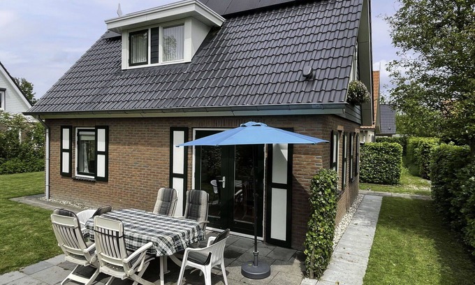 Zonnemaire Villa | Beautiful private villa for 6 people with WIFI and TV