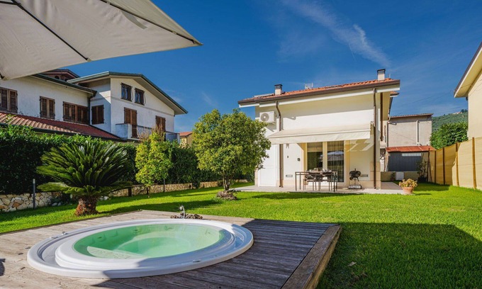 Stiava House | Beautiful private villa for 4 guests with WIFI, hot tub, A/C