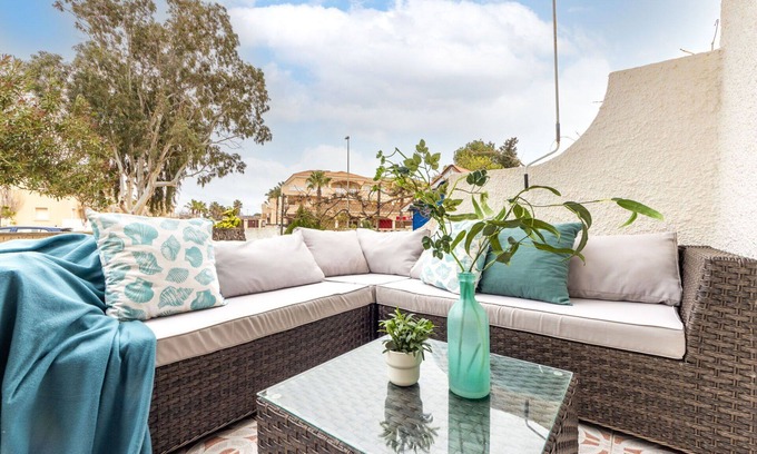 Riumar Villa | Beautiful private villa for 4 guests with WIFI, A/C, TV, patio, pets allowed and parking