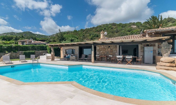 Porto Cervo Villa | Beautiful private villa for 9 people with A/C, private pool, WIFI, TV and patio