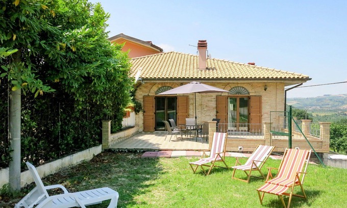 Picciano House | Beautiful private villa for 4 people with WIFI, TV, terrace and pets allowed