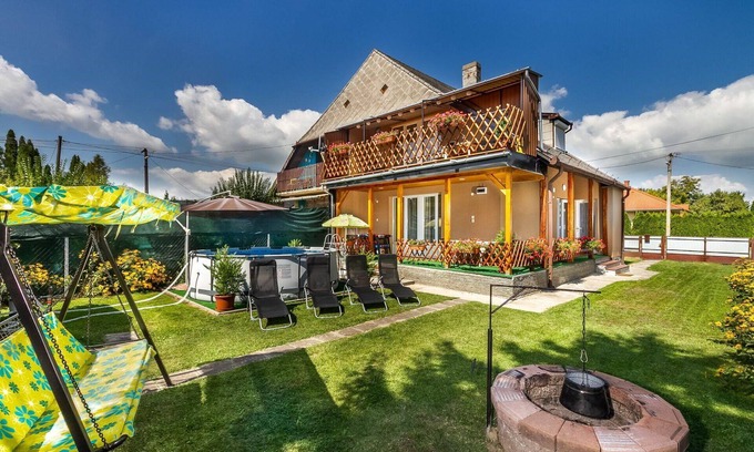Balatonkeresztur House | Beautiful private villa for 9 guests with private pool, WIFI, A/C, TV, terrace and parking