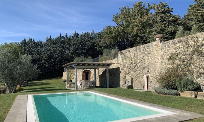 Cortona Villa | Beautiful private villa for 8 people with WIFI, A/C, private pool, TV, veranda and panoramic view