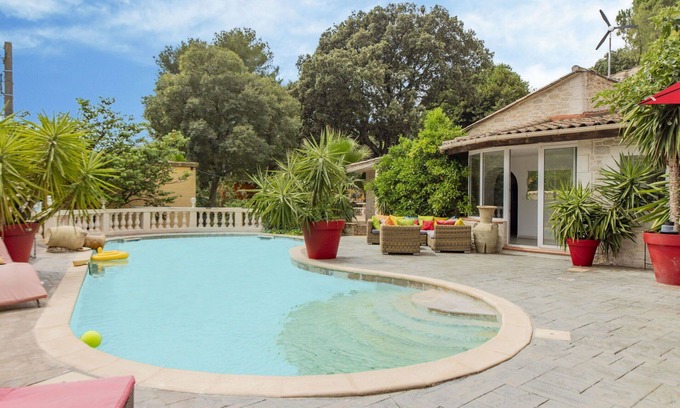 Les 3 Ponts Villa | Beautiful private villa with hot tub, private pool, A/C, WIFI, TV, terrace and pets allowed