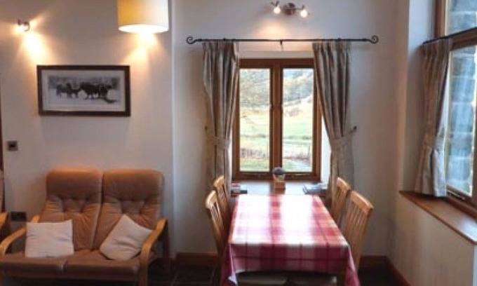 Machynlleth House | Beautiful private villa for 4 guests with TV, patio, panoramic view and parking